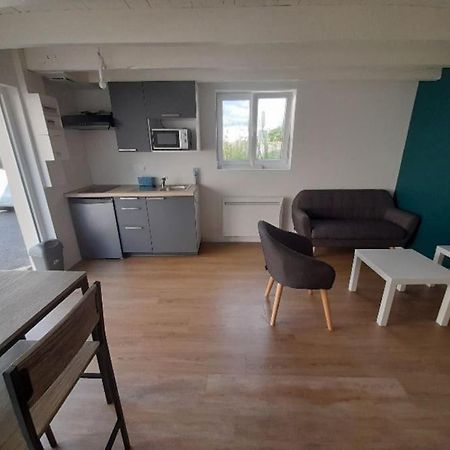 Bel Appartement A 2 Pas Du Chu Isle Exteriör bild